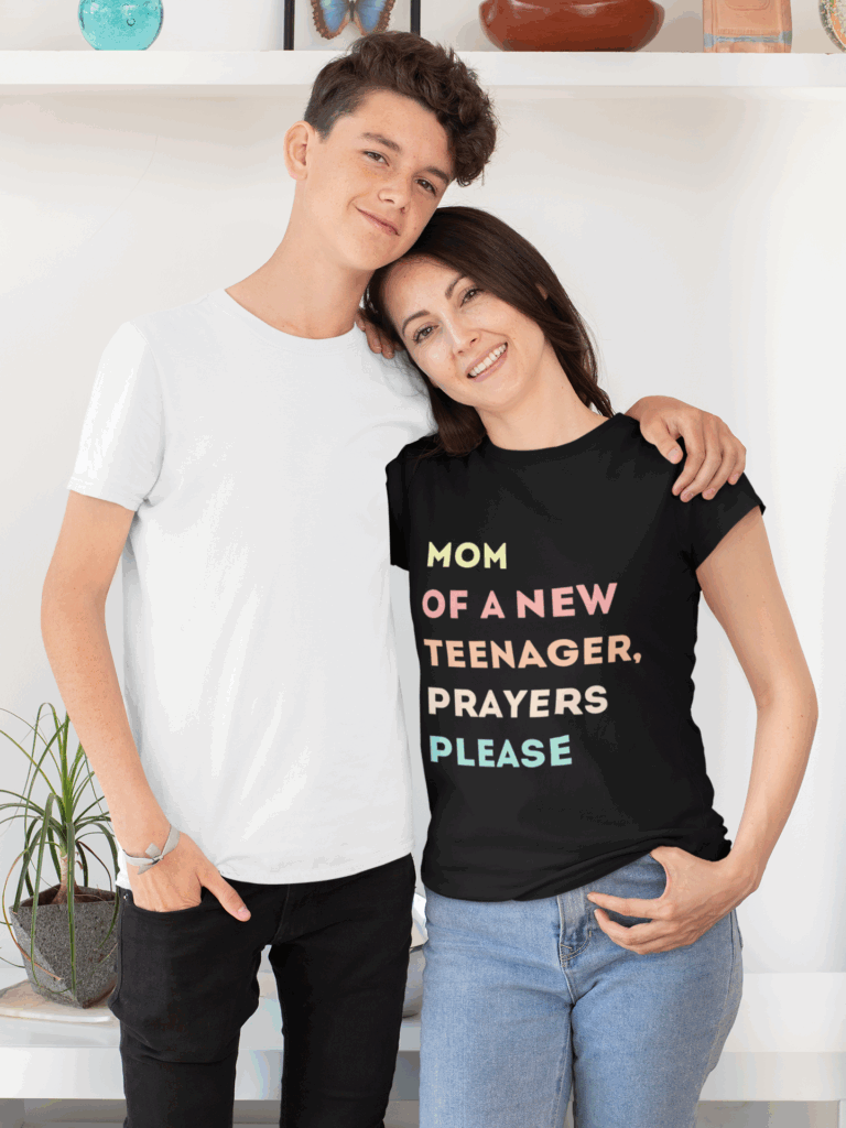 t-shirt-mockup-featuring-a-teenager-hugging-his-mom