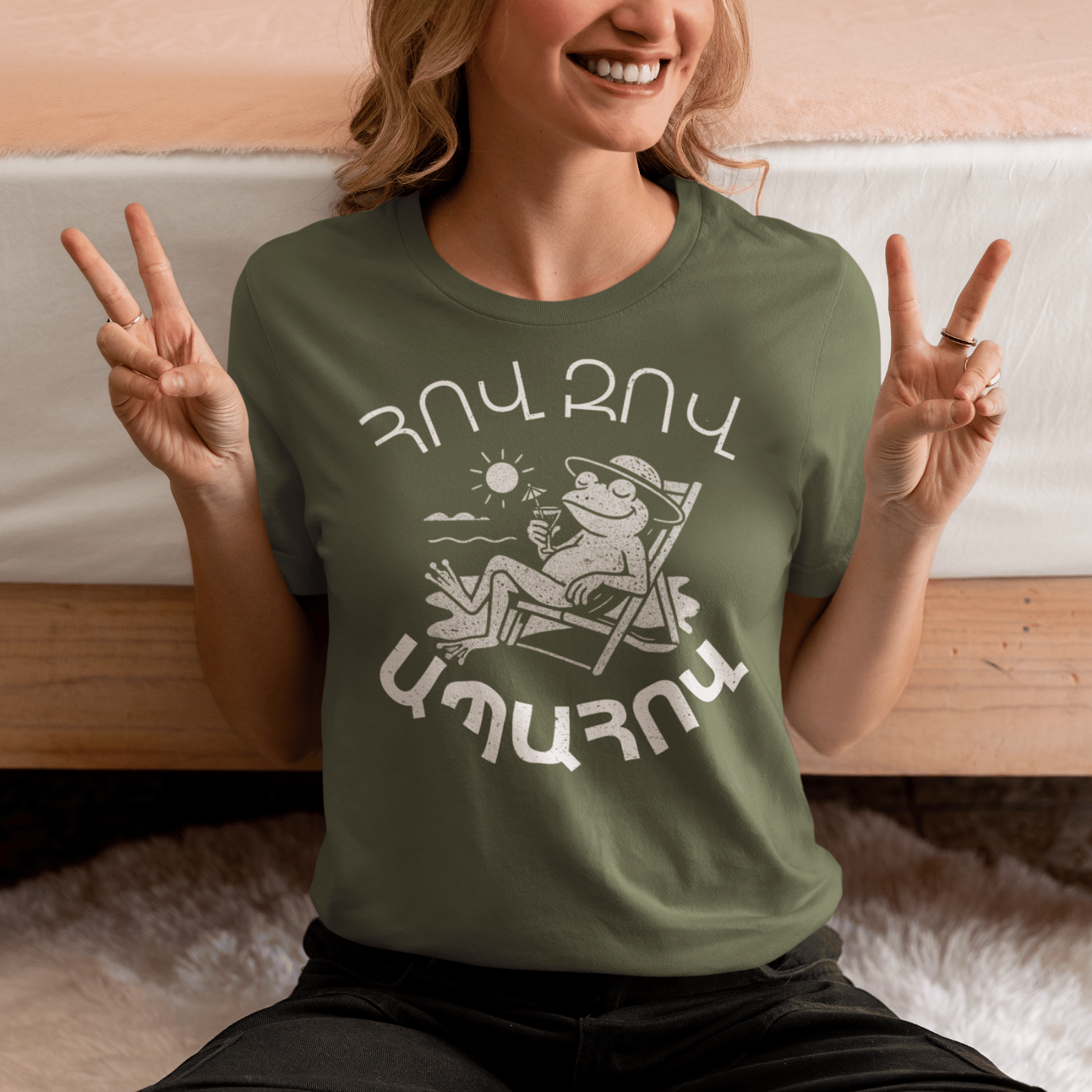 hov-zov-apahov-mil-green-woman
